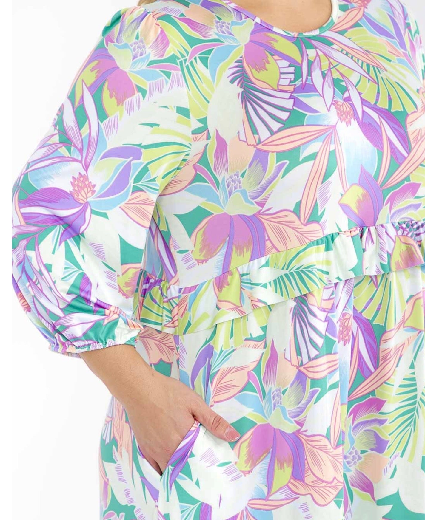 Nikki Maxi in Plus