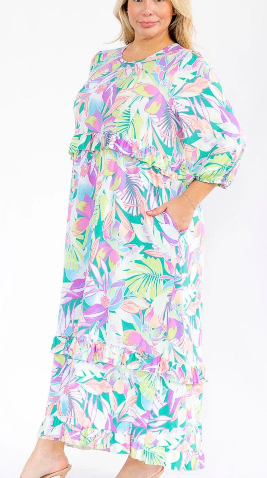 Nikki Maxi in Plus