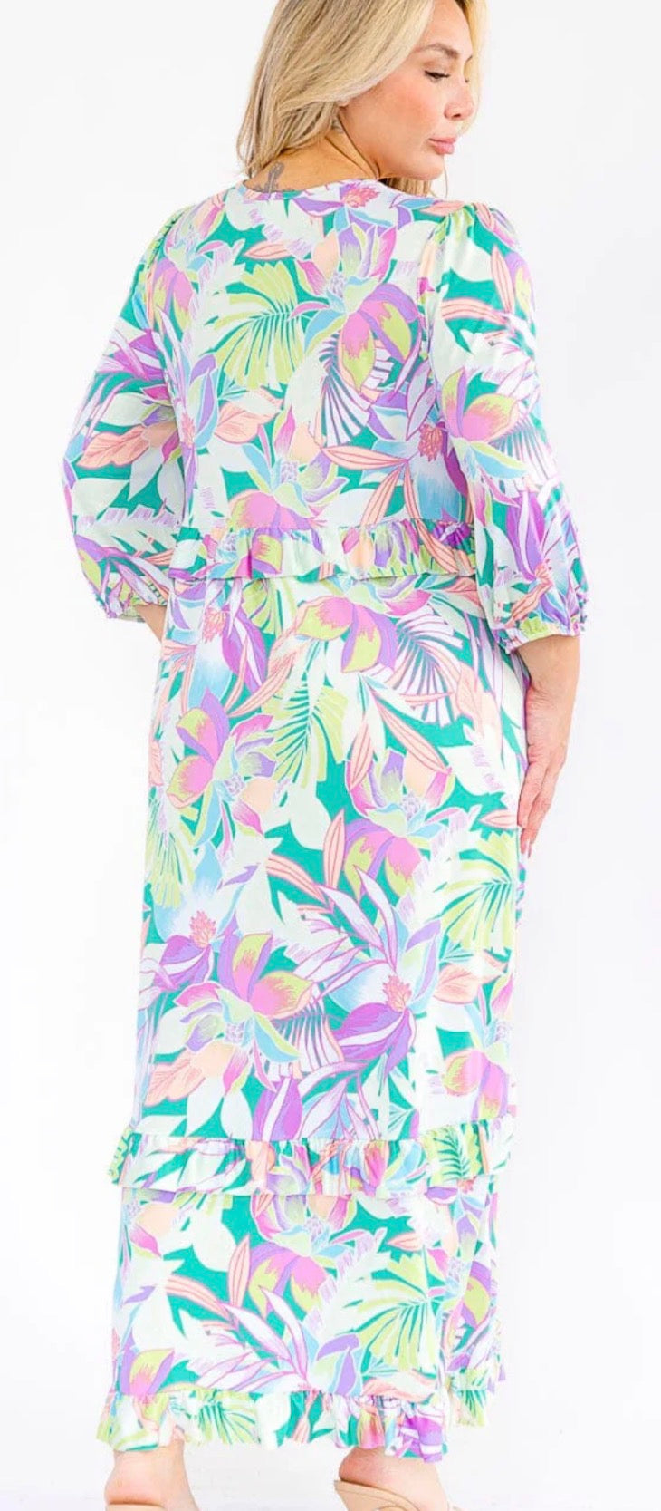 Nikki Maxi in Plus